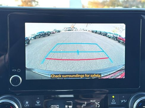 Used 2023 Toyota Highlander XLE image 37