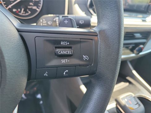 Used 2024 Nissan Rogue S AWD/4WD image 22