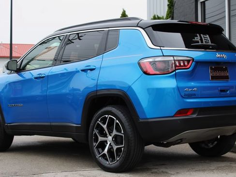 Used 2024 Jeep Compass Limited AWD/4WD image 12