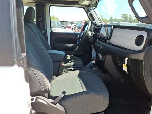 Used 2025 Jeep Wrangler Sport image 13