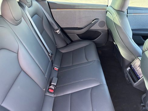 Used 2025 Tesla Model 3 image 17