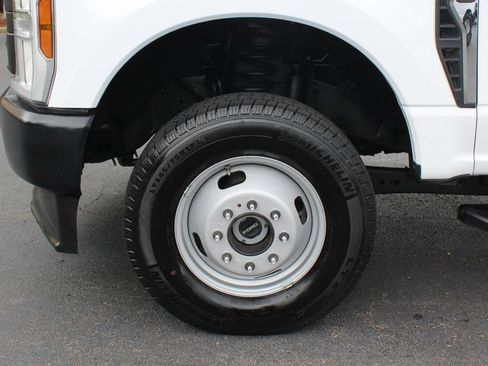 Used 2024 Ford F350 XL AWD/4WD image 35