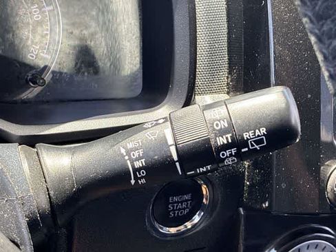 Used 2021 Toyota 4Runner TRD Off-Road AWD/4WD image 28