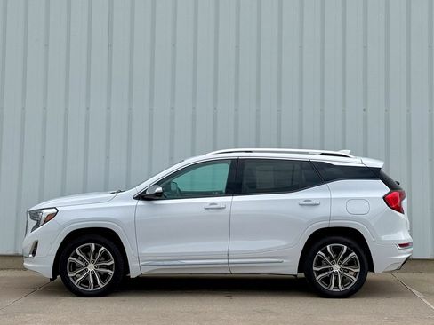 Used 2019 GMC Terrain Denali w/ Advanced Safety Package AWD/4WD image 3