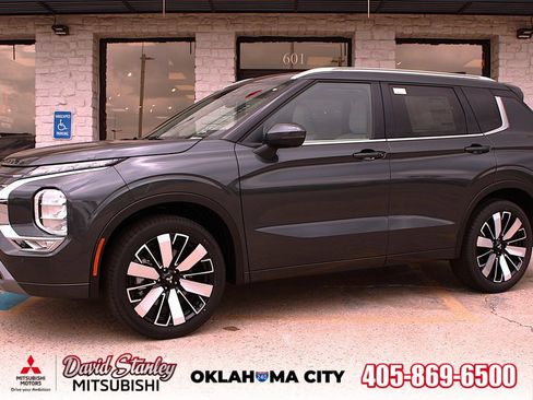 New 2025 Mitsubishi Outlander SEL image 1