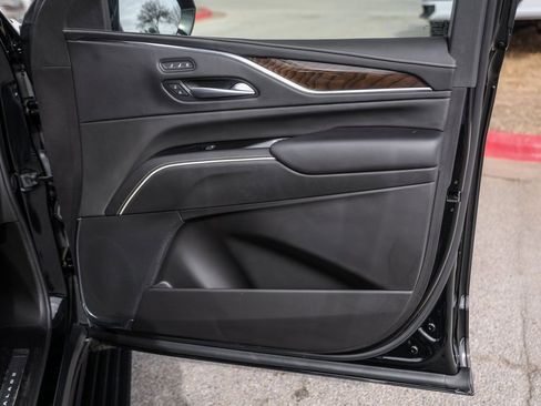 Used 2024 Cadillac Escalade Premium Luxury Platinum image 31