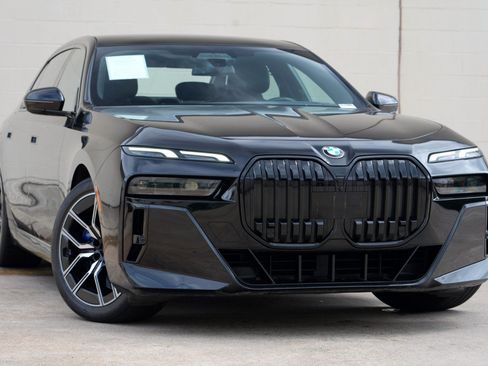 Used 2023 BMW 740i RWD image 4