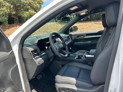Used 2025 GMC Terrain Elevation w/ Elevation Premium Package AWD/4WD image 36