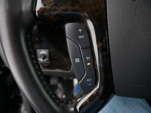 Used 2018 GMC Savana 2500 w/ Enhanced Convenience Package image 40