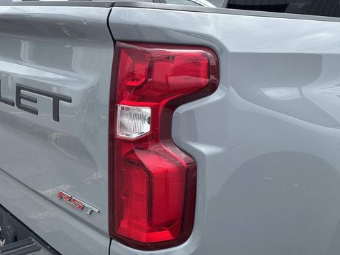 Used 2024 Chevrolet Silverado 1500 RST w/ Z71 Off-Road Package AWD/4WD image 11