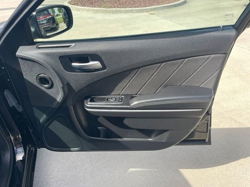 Used 2022 Dodge Charger SXT image 15