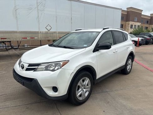 Used 2015 Toyota RAV4 LE image 1