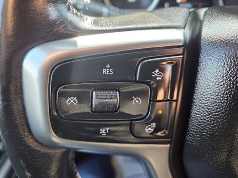 Used 2021 Chevrolet Suburban Premier image 17