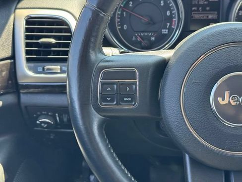 Used 2012 Jeep Grand Cherokee Laredo w/ Laredo E Group AWD/4WD image 23