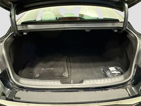 Used 2023 Hyundai Elantra Limited image 27