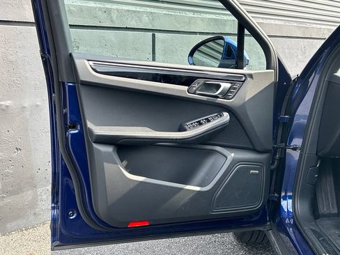 Certified 2026 Porsche Macan AWD/4WD image 20