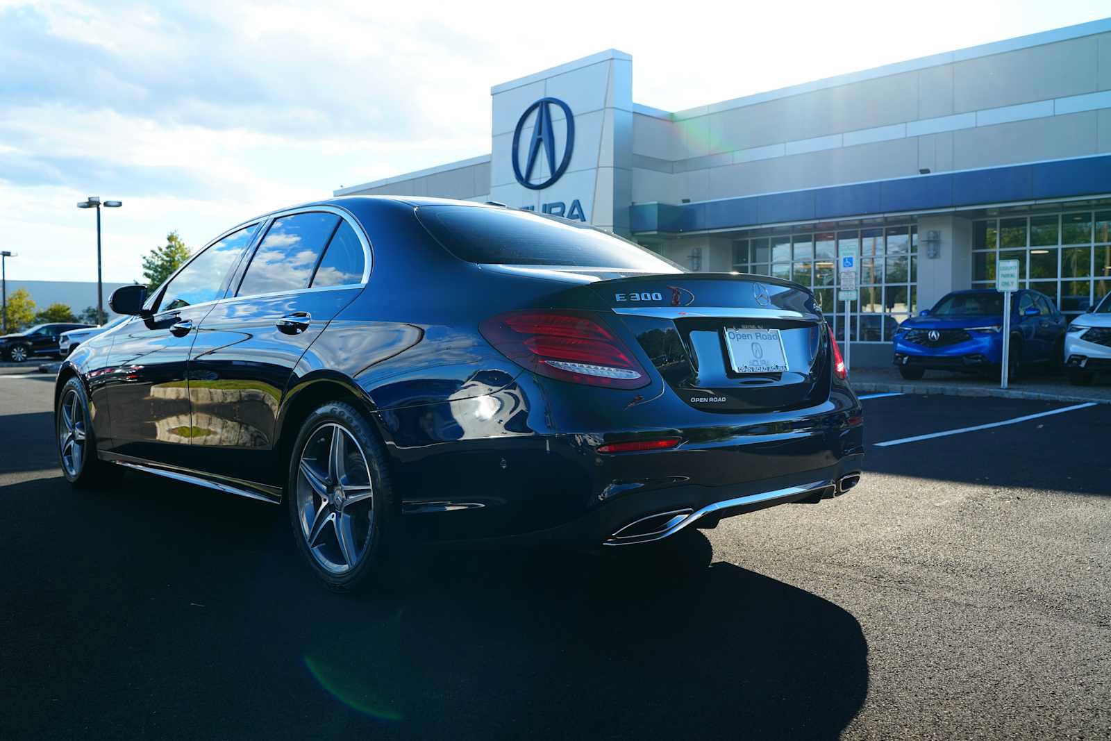 Used 2017 Mercedes-Benz E 300 4MATIC image 5