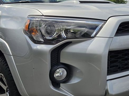 Used 2018 Toyota 4Runner TRD Off-Road Premium AWD/4WD image 2