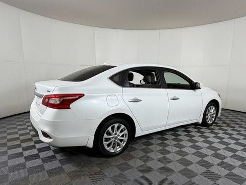 Used 2016 Nissan Sentra SV w/ Style Package FWD image 4