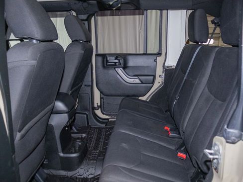 Used 2018 Jeep Wrangler Unlimited Sport S image 12