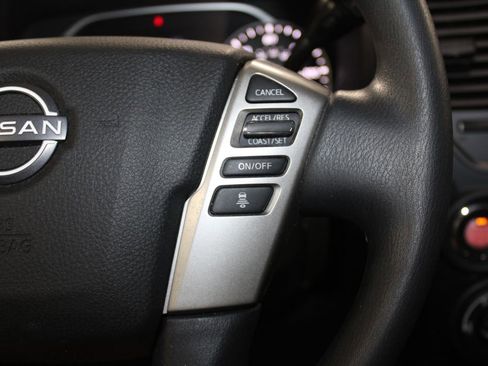 Used 2024 Nissan Titan SV image 35