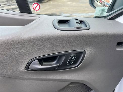 Used 2024 Ford Transit 250 Low Roof AWD w/ Exterior Upgrade Package image 18