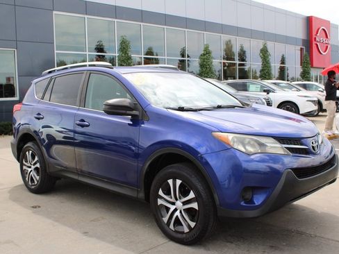 Used 2015 Toyota RAV4 LE image 1