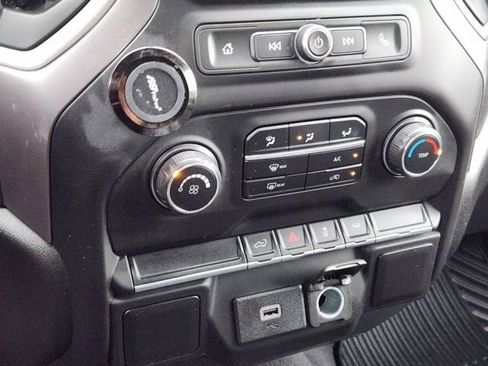 Used 2020 Chevrolet Silverado 1500 Custom w/ Custom Value Package image 21