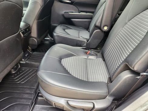 Certified 2024 Toyota Highlander XSE FWD image 30