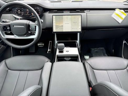 New 2025 Land Rover Range Rover Long Wheelbase SE image 13