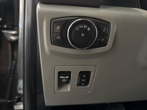 Used 2019 Ford F150 XLT w/ Equipment Group 302A Luxury image 12