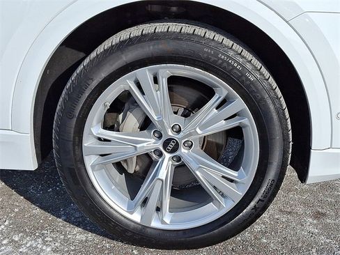 Used 2023 Audi Q8 Premium Plus w/ Premium Plus Package image 8