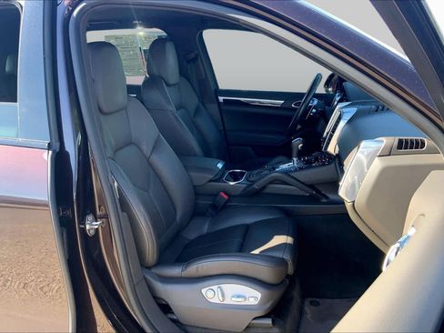 Used 2018 Porsche Cayenne S AWD/4WD image 9