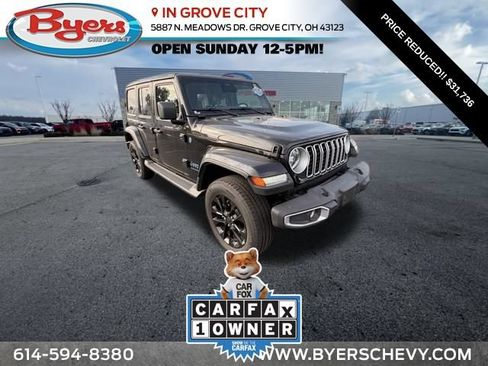 Used 2025 Jeep Wrangler Unlimited Sahara AWD/4WD image 1