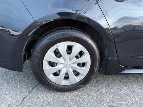 Used 2020 Toyota Corolla L FWD image 32