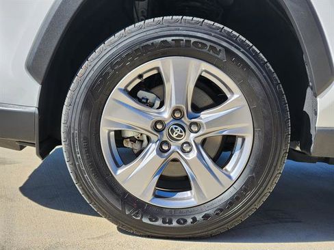 Used 2025 Toyota RAV4 LE image 7