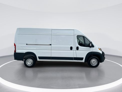 Used 2025 RAM ProMaster 2500 w/ Convenience Group FWD image 10