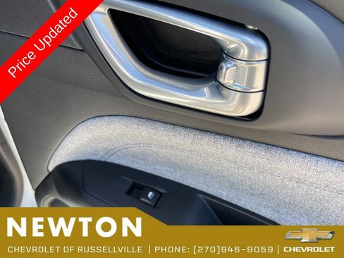Used 2025 Jeep Compass Latitude AWD/4WD image 38