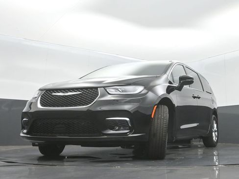 New 2026 Chrysler Pacifica Select image 26