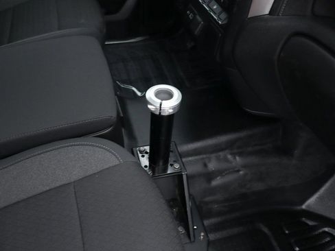 Used 2022 Chevrolet Silverado 2500 LT w/ Convenience Package image 46