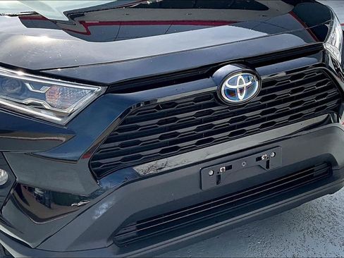 Used 2021 Toyota RAV4 XLE w/ Convenience Package AWD/4WD image 33