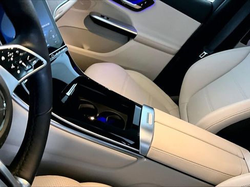 Certified 2024 Mercedes-Benz GLC 300 4MATIC image 17