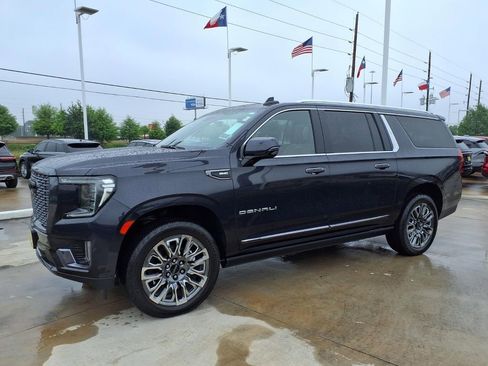 Used 2023 GMC Yukon XL Denali Ultimate AWD/4WD image 3