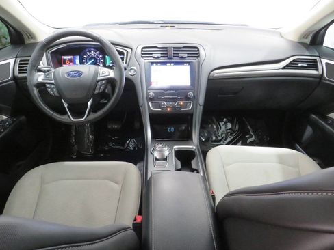 Used 2019 Ford Fusion SE w/ Equipment Group 151A image 15