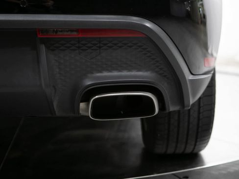 Certified 2024 Porsche Macan AWD/4WD image 20