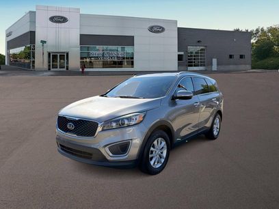 Used 2017 Kia Sorento FWD w/ LX Convenience Package