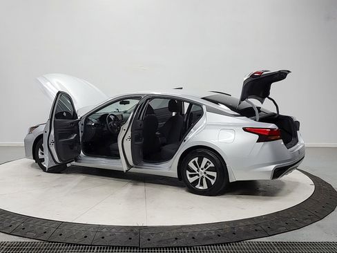 Used 2024 Nissan Altima 2.5 S FWD image 13