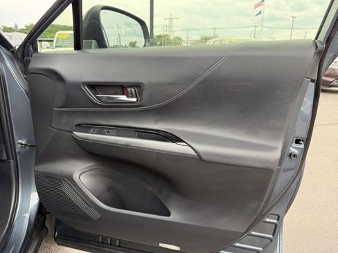 Used 2022 Toyota Venza LE AWD/4WD image 35