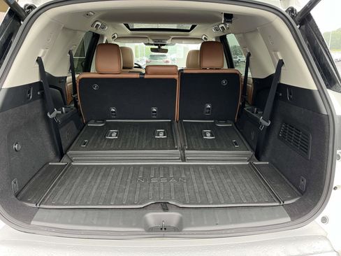 Used 2024 Nissan Pathfinder Platinum w/ Cargo Package FWD image 4