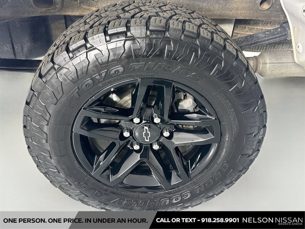 Used 2020 Chevrolet Silverado 1500 LT Trail Boss AWD/4WD image 32
